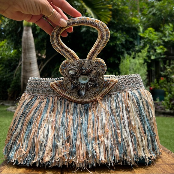 🩵 Mary Frances embellished evening bag. Luxe with beading, shells & silk fringe - Picture 2 of 10